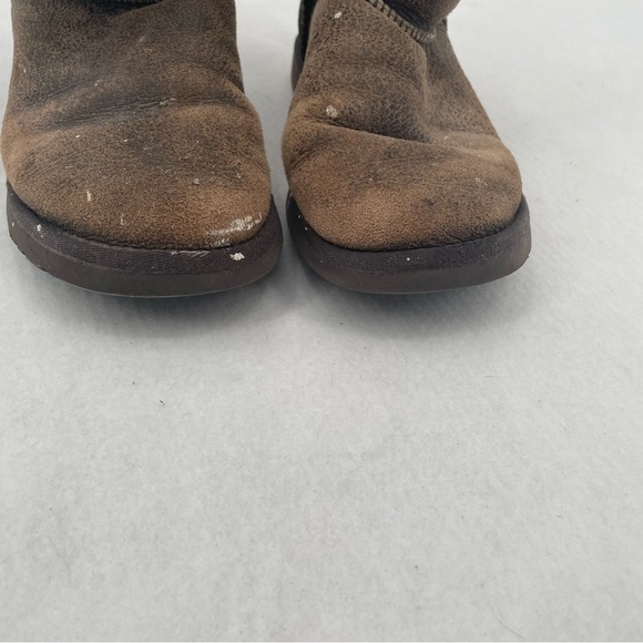 UGG Women’s Bailey Button Bomber Brown Leather size: 6 - Picture 11 of 11